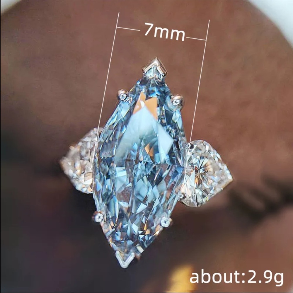 New Women’s 925 Silver Marquise Cut Crystal Ring - Picture 3 of 3